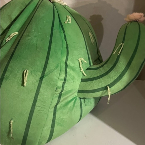 Green Cactus Cat Bed with Floral Accents - Picture 4 of 5